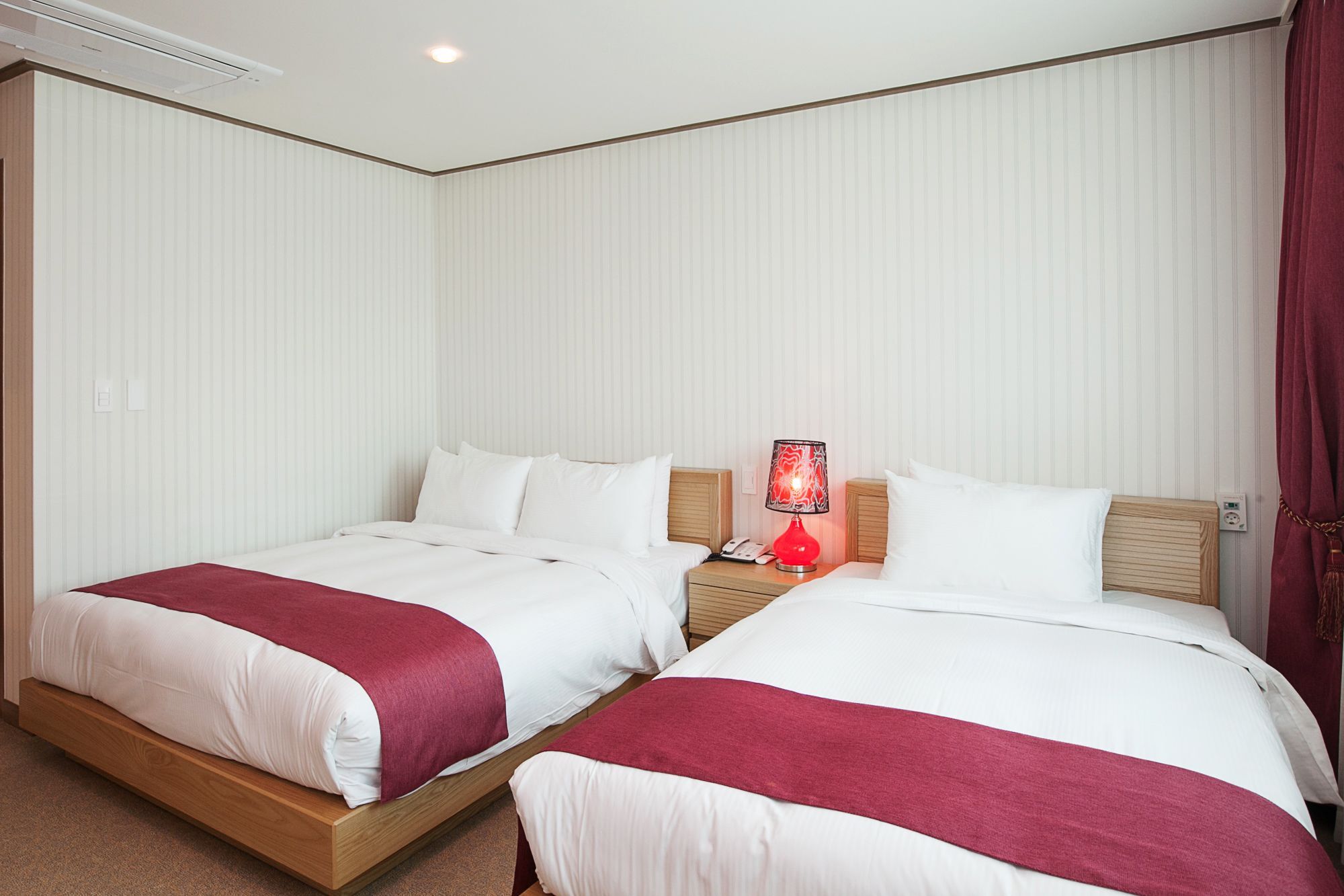 Hotel California Szogüpho Kültér fotó